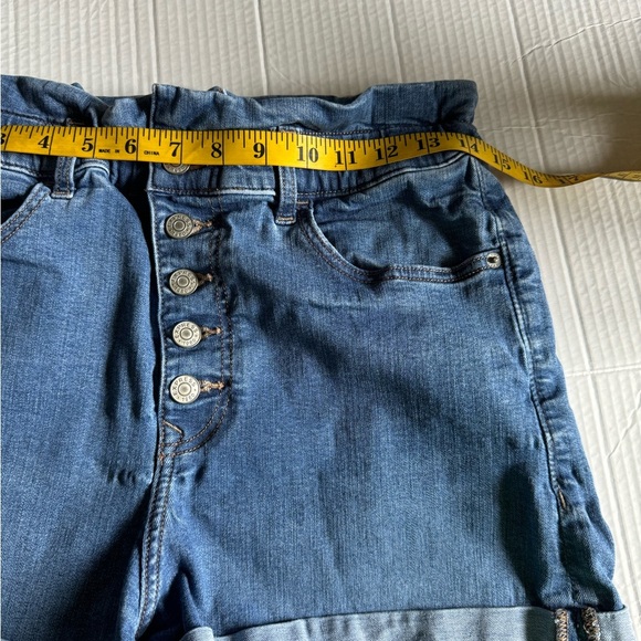 Xpress high waisted, butterfly stretch, denim shorts, medium - Picture 4 of 4